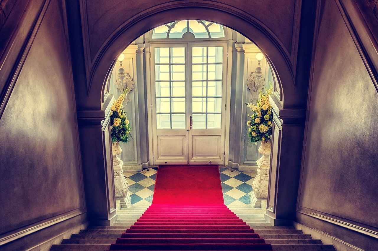 Emma Stone Oscar Dress: The Fashion Moment That Stunned the Red Carpet 1 Emma Stone Oscar Dress: The Fashion Moment That Stunned the Red Carpet