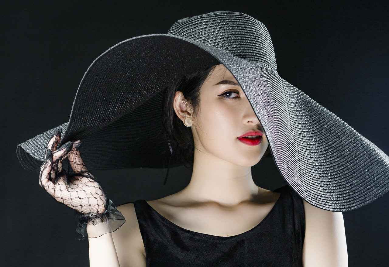 Emma Stone Oscar Dress: The Fashion Moment That Stunned the Red Carpet 2 What Made Emma Stone's Oscar Dress So Memorable?